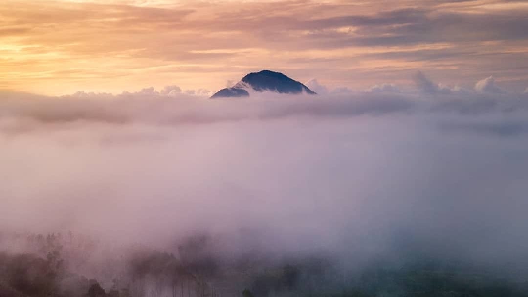 Puncak Gunung Beser